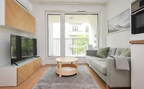 Luxury Apartment In City Center