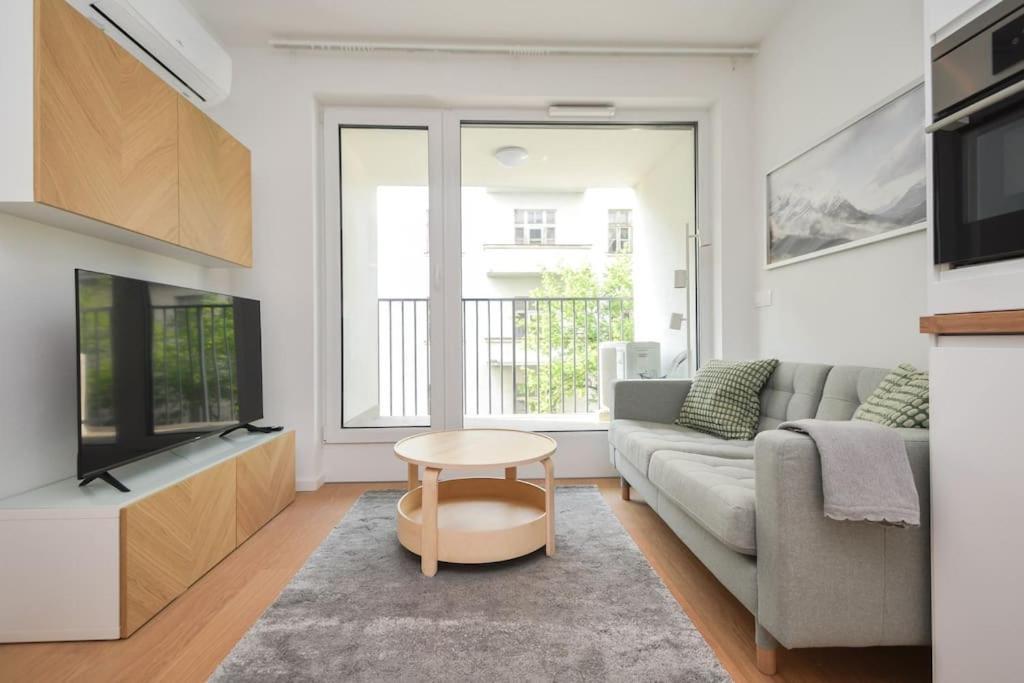 Luxury Apartment In City Center Pozsony Kültér fotó